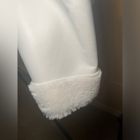 New (NWT) Frosty White Faux Leather and Shearling Jacket, size 44 (US size 14) - Picture 12 of 15